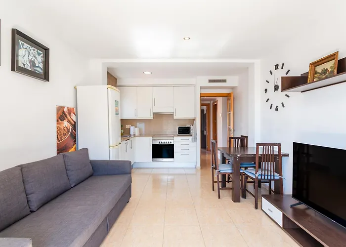 Rene Go2llolet Apartment